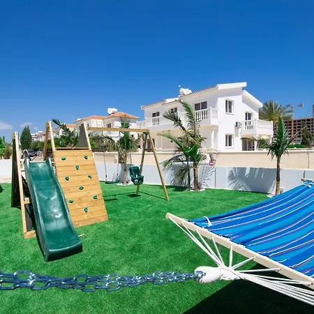 Villa Suncity Boutique Seafront Ajía Nápa